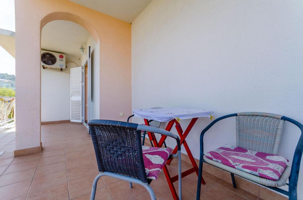 Apartments Stara Maslina Slatine Kültér fotó